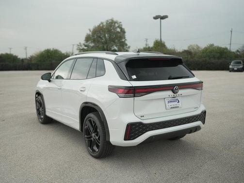 2025 Volkswagen Tiguan 2.0T SE R-Line Black