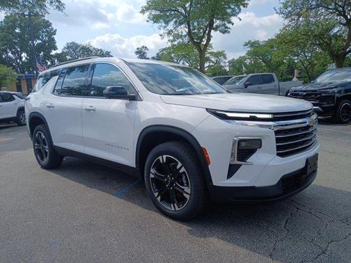 Summit White 2027 Chevrolet Traverse LT