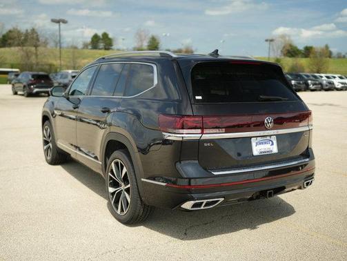 Deep Black Pearl 2026 Volkswagen Atlas 2.0T SEL Premium R-Line