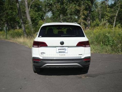 2024 Volkswagen Taos 1.5T SEL
