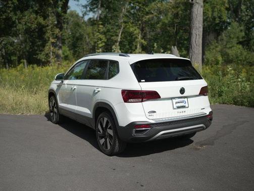 2024 Volkswagen Taos 1.5T SEL