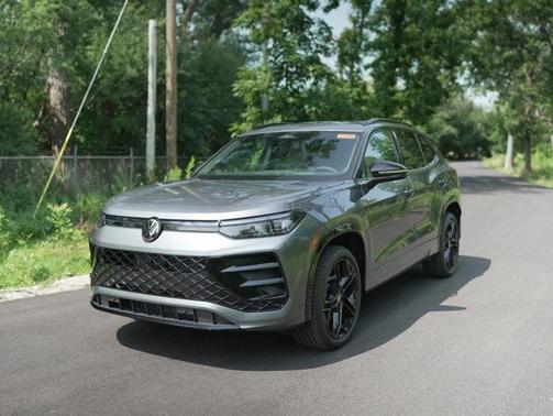 2025 Volkswagen Tiguan 2.0T SE R-Line Black