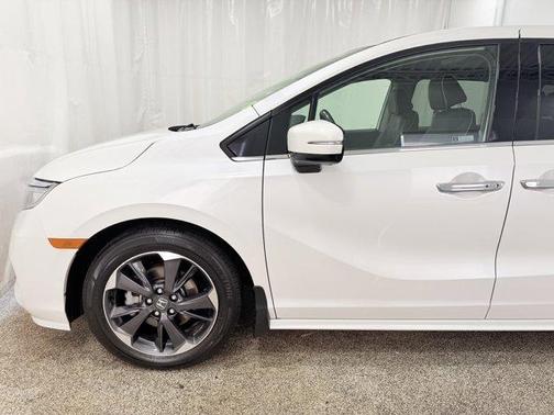 White 2021 Honda Odyssey Elite