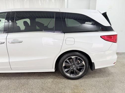White 2021 Honda Odyssey Elite
