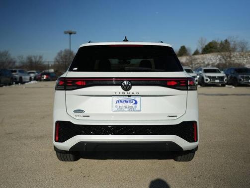 2026 Volkswagen Tiguan 2.0T SEL