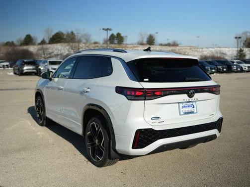 2026 Volkswagen Tiguan 2.0T SEL