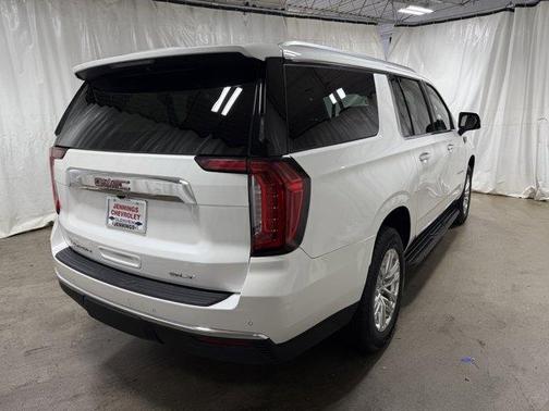 2022 GMC Yukon XL SLT