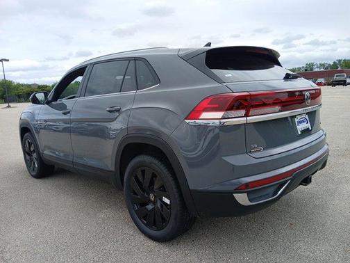 Pure Gray 2026 Volkswagen Atlas Cross Sport 2.0T SE W/TECHNOLOGY
