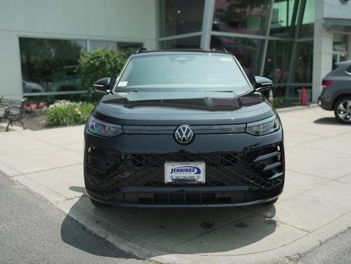 2025 Volkswagen Tiguan 2.0T SE R-Line Black