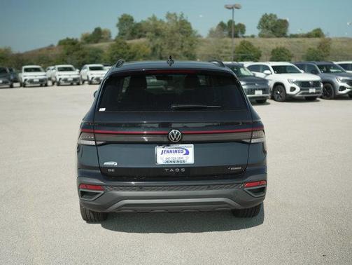 2025 Volkswagen Taos 1.5T SE Black