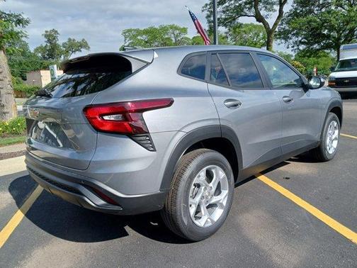 2025 Chevrolet Trax LS