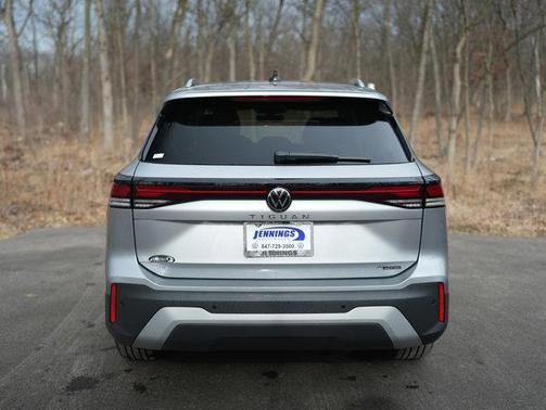 Pyrite Silver Metallic 2026 Volkswagen Tiguan 2.0T SE