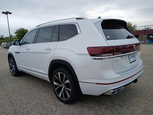 Opal White Pearl 2026 Volkswagen Atlas 2.0T SEL Premium R-Line