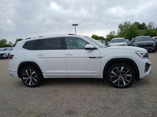 Opal White Pearl 2026 Volkswagen Atlas 2.0T SEL Premium R-Line