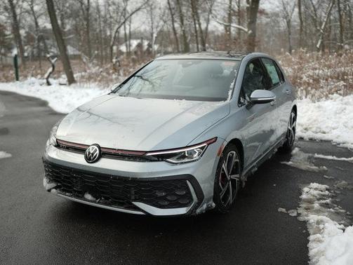 2025 Volkswagen Golf GTI 2.0T SE