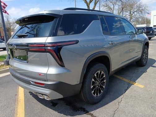 Sterling Gray Metallic 2026 Chevrolet Traverse Z71