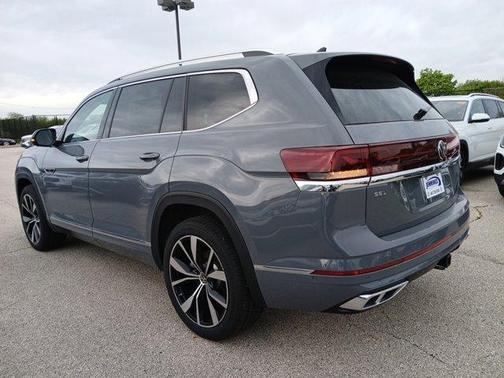 Pure Gray 2026 Volkswagen Atlas 2.0T SEL Premium R-Line