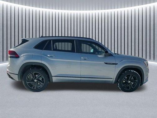 2025 Volkswagen Atlas Cross Sport 2.0T SEL R-Line Black