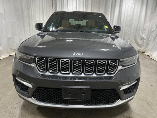 2022 Jeep Grand Cherokee Summit