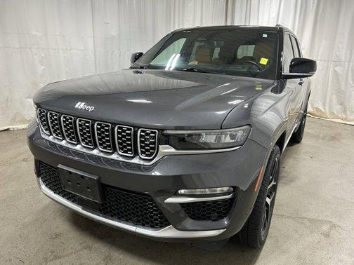 2022 Jeep Grand Cherokee Summit