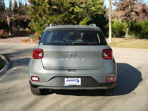 2022 Hyundai VENUE SEL