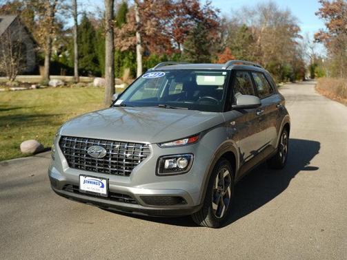 2022 Hyundai VENUE SEL