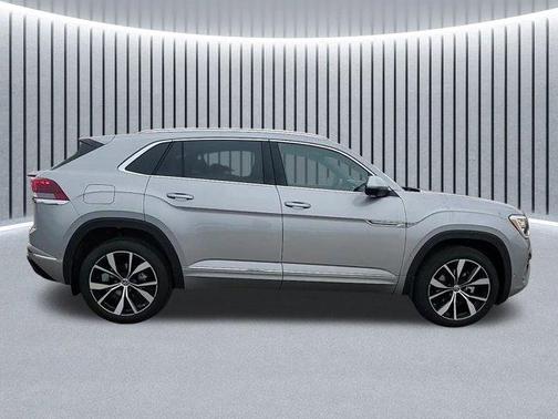 2025 Volkswagen Atlas Cross Sport 2.0T SEL Premium R-Line