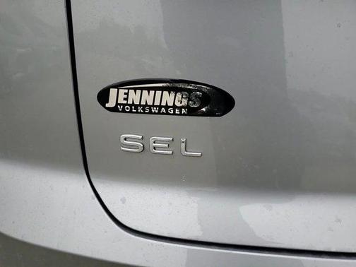 2025 Volkswagen Atlas Cross Sport 2.0T SEL Premium R-Line