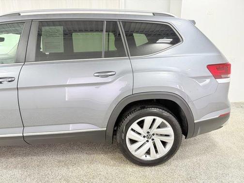 Platinum Gray Metallic 2021 Volkswagen Atlas 3.6L SEL