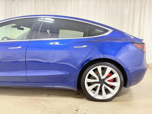 2019 Tesla Model 3 Performance