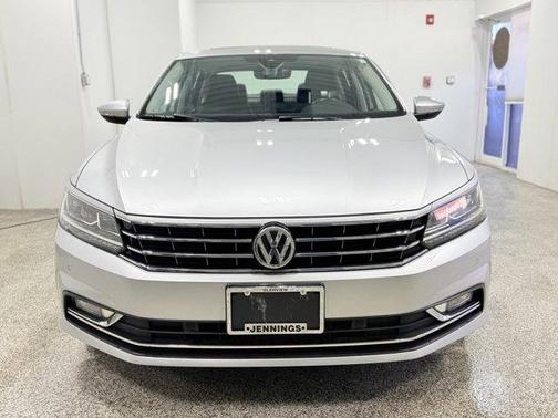 2017 Volkswagen Passat V6 SEL Premium
