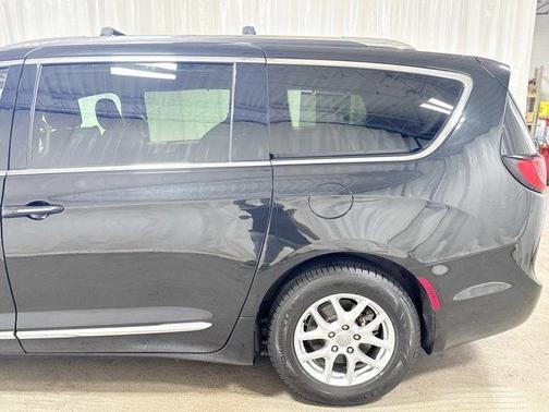 2020 Chrysler Pacifica Touring-L
