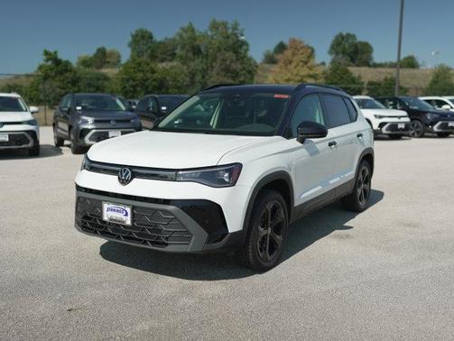 2025 Volkswagen Taos 1.5T SE Black