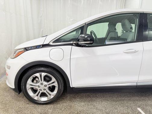 Summit White 2017 Chevrolet Bolt EV LT