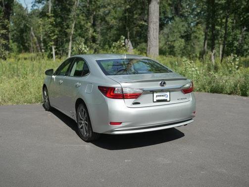 2018 Lexus ES 300h Base