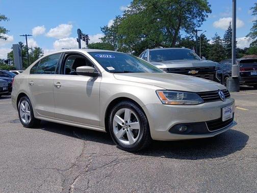 Beige 2012 Volkswagen Jetta TDI