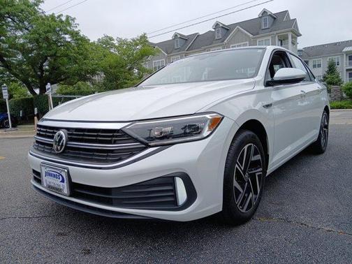 Opal White Pearl Effect 2023 Volkswagen Jetta 1.5T SEL