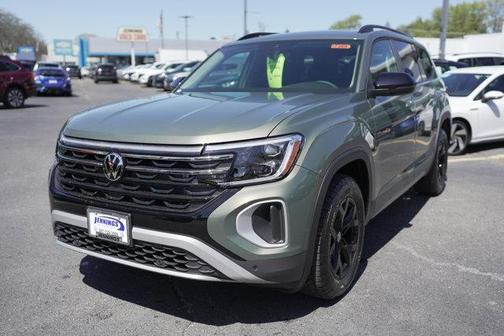 2025 Volkswagen Atlas 2.0T Peak Edition