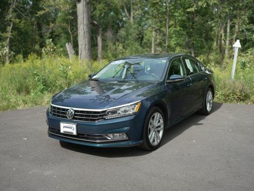 2018 Volkswagen Passat 2.0T SE w/ Technology