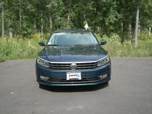 2018 Volkswagen Passat 2.0T SE w/ Technology