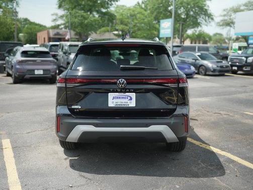 2025 Volkswagen Tiguan 2.0T SE