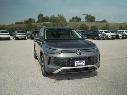 2025 Volkswagen Tiguan 2.0T SE