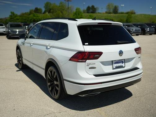 Pure White 2021 Volkswagen Tiguan 2.0T SE R-Line Black