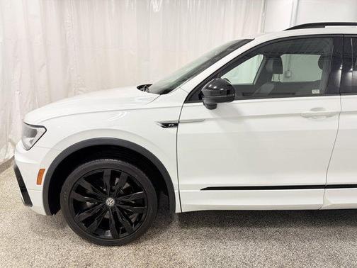 2021 Volkswagen Tiguan 2.0T SE R-Line Black