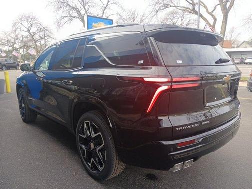 Mosaic Black Metallic 2026 Chevrolet Traverse High Country