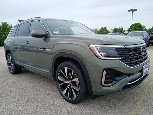 Avocado Green Pearl 2026 Volkswagen Atlas 2.0T SEL Premium R-Line