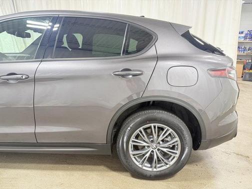 2024 Alfa Romeo Stelvio Base