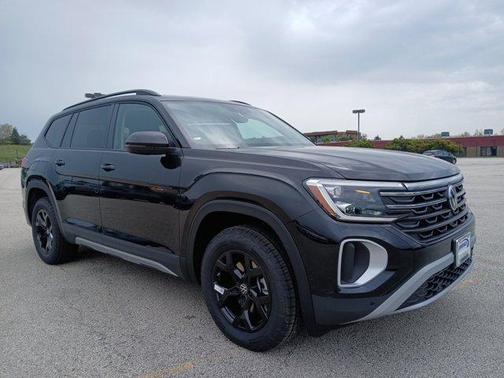 Deep Black Pearl 2026 Volkswagen Atlas 2.0T Peak Edition