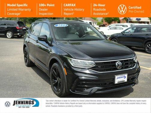 Deep Black Pearl Effect 2023 Volkswagen Tiguan 2.0T SE R-Line Black