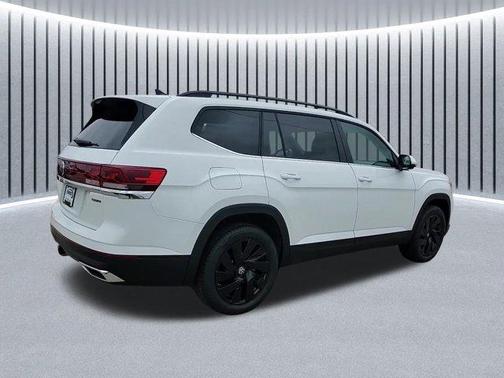 2025 Volkswagen Atlas 2.0T SE